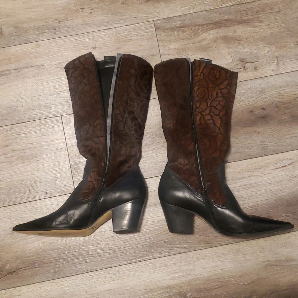 Western Cowboy boots brown and black with faux fur on the outside. from brazil. - Picture 8 of 8